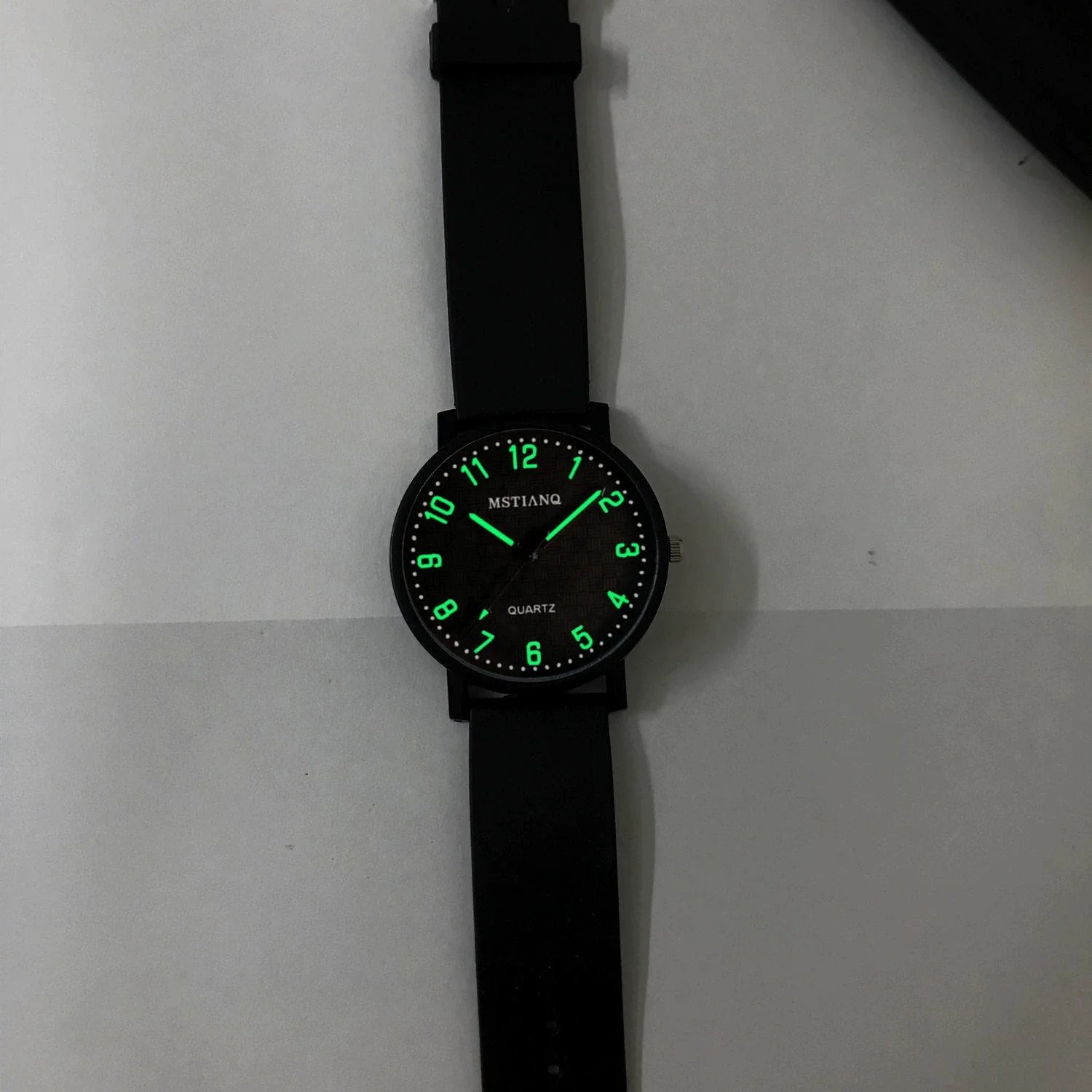 Quartz Watches Plastic Stainless Steel Round Cold Style Wholesale For Men And Women - Image 19