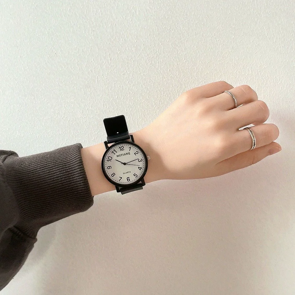 Quartz Watches Plastic Stainless Steel Round Cold Style Wholesale For Men And Women - Image 6