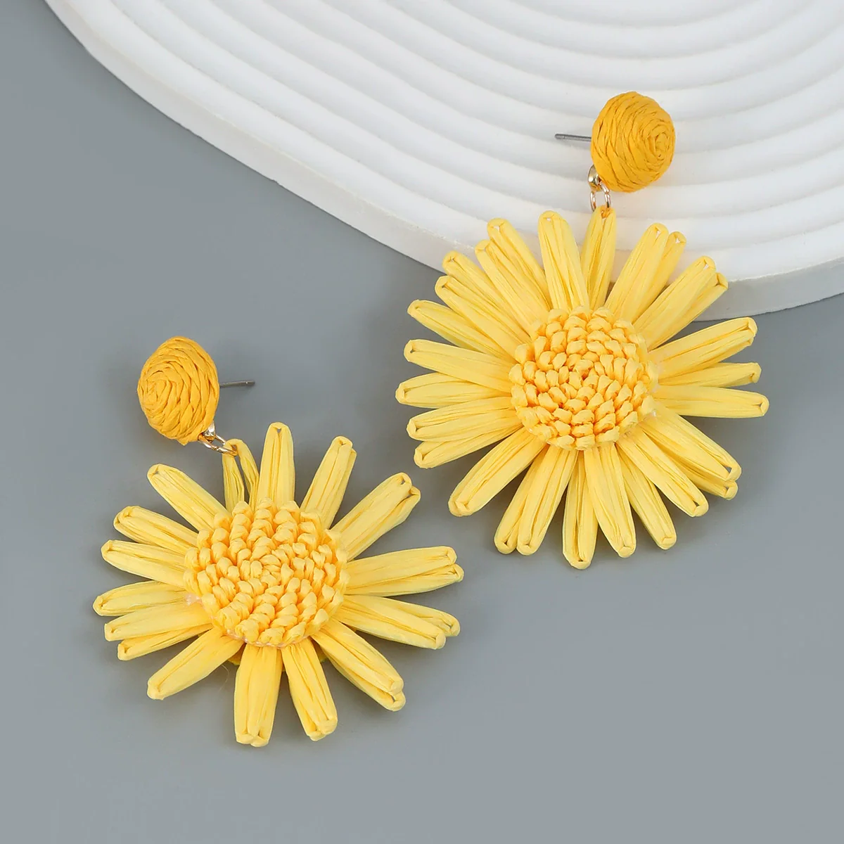 Raffia Women's Woven Flower Earrings - Image 2