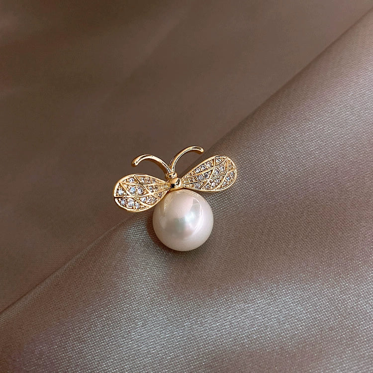 Retro Blue Crystal Alloy Antirunning Light Buckle Brooch With Flower Pattern Electroplated For Women - Image 4