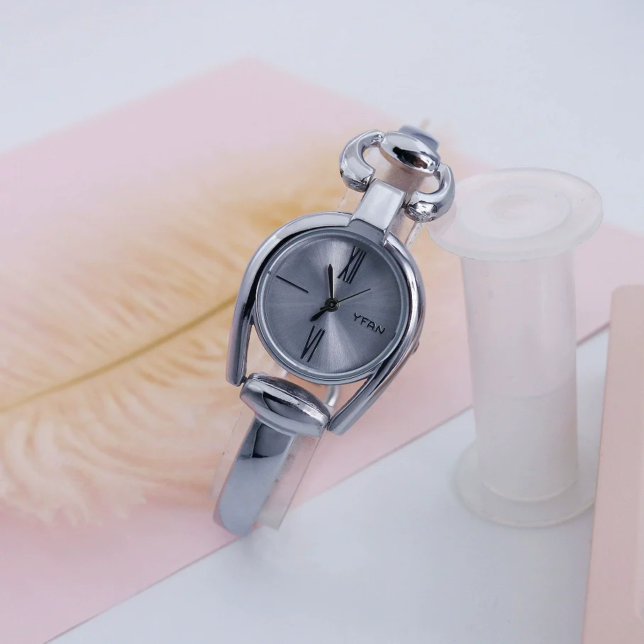 Retro Button Ring Women's Alloy Bracelet Watch Casual Fashion Quartz Round Dial - Image 3