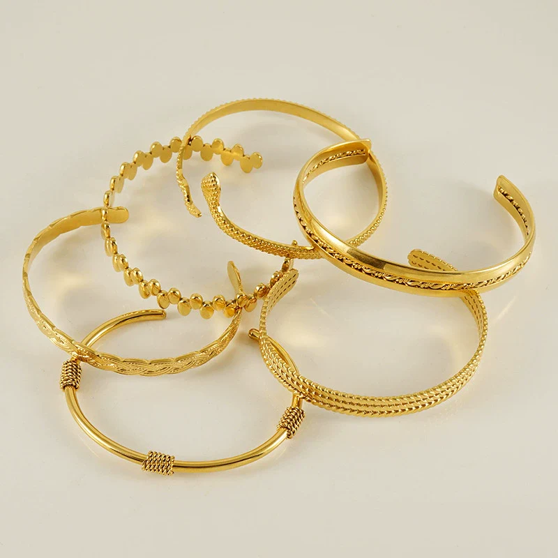 Retro Fashion 316L Stainless Steel Open Cshaped Women's Bracelet With Electroplating Treatment - Image 3