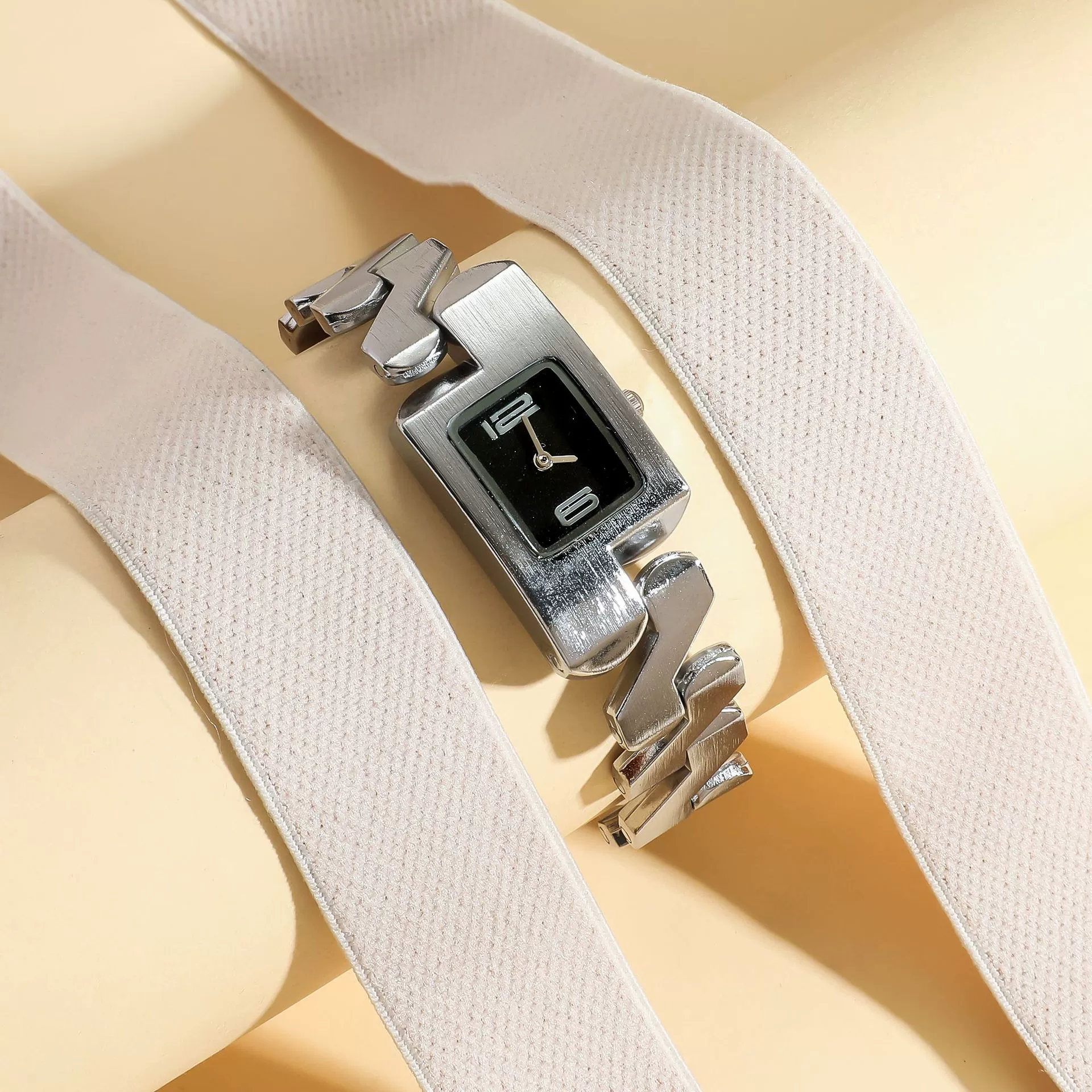 Retro Jewelry Alloy And Foot Gold Square Shaped Bracelet For Women - Image 9