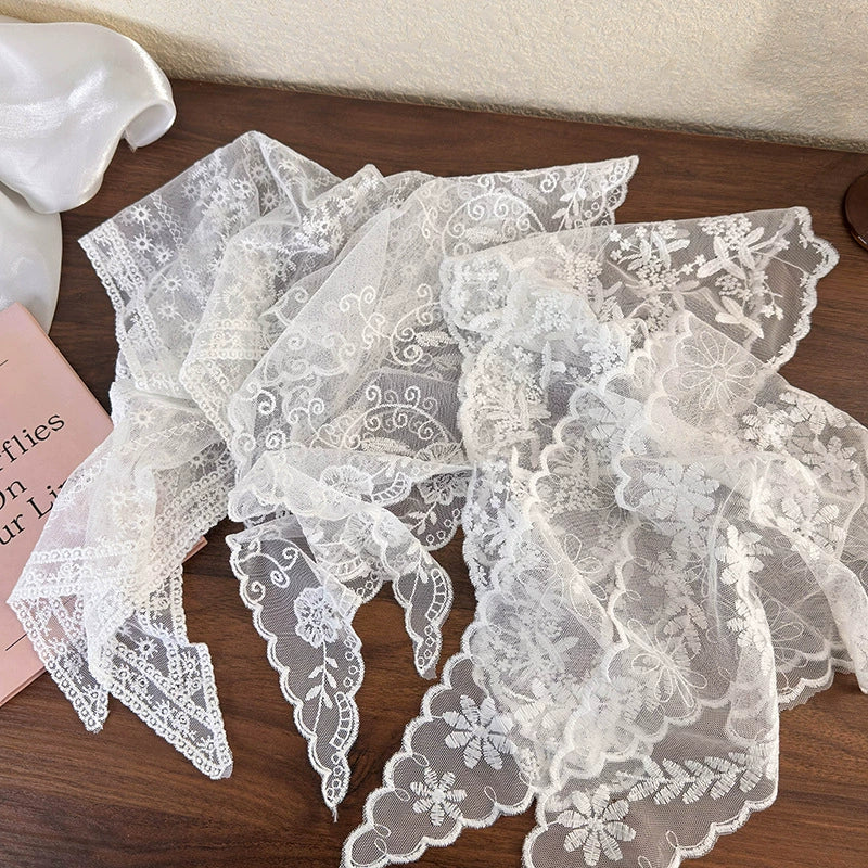 Retro Lace Silk Women's Triangle Headscarf With Floral And Plaid Pattern - Image 4
