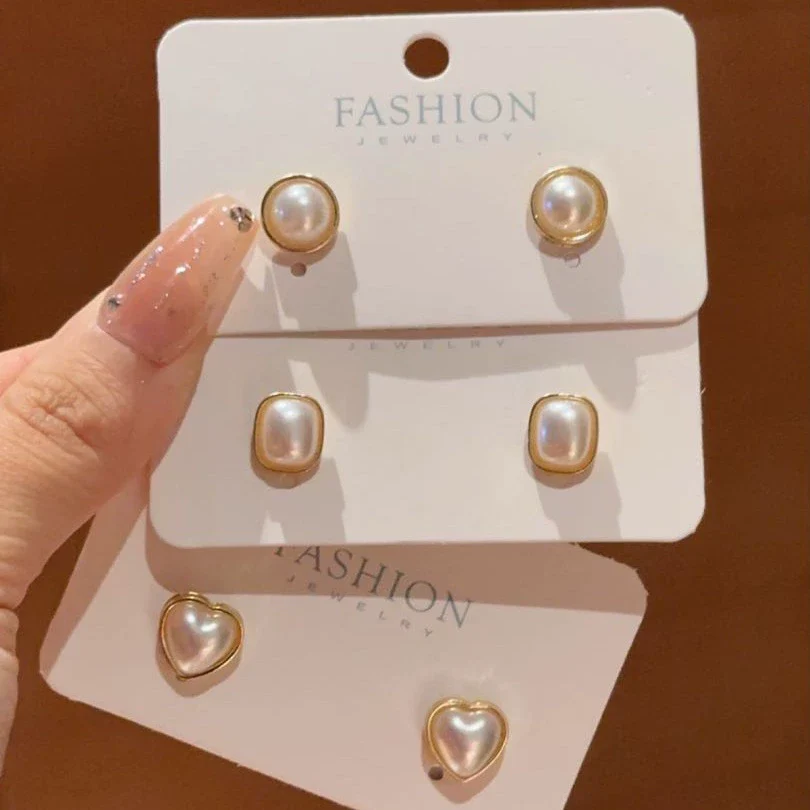 Retro Love Pearl Earrings For Women Zinc Alloy Material With Heart Pattern And Electroplating Process