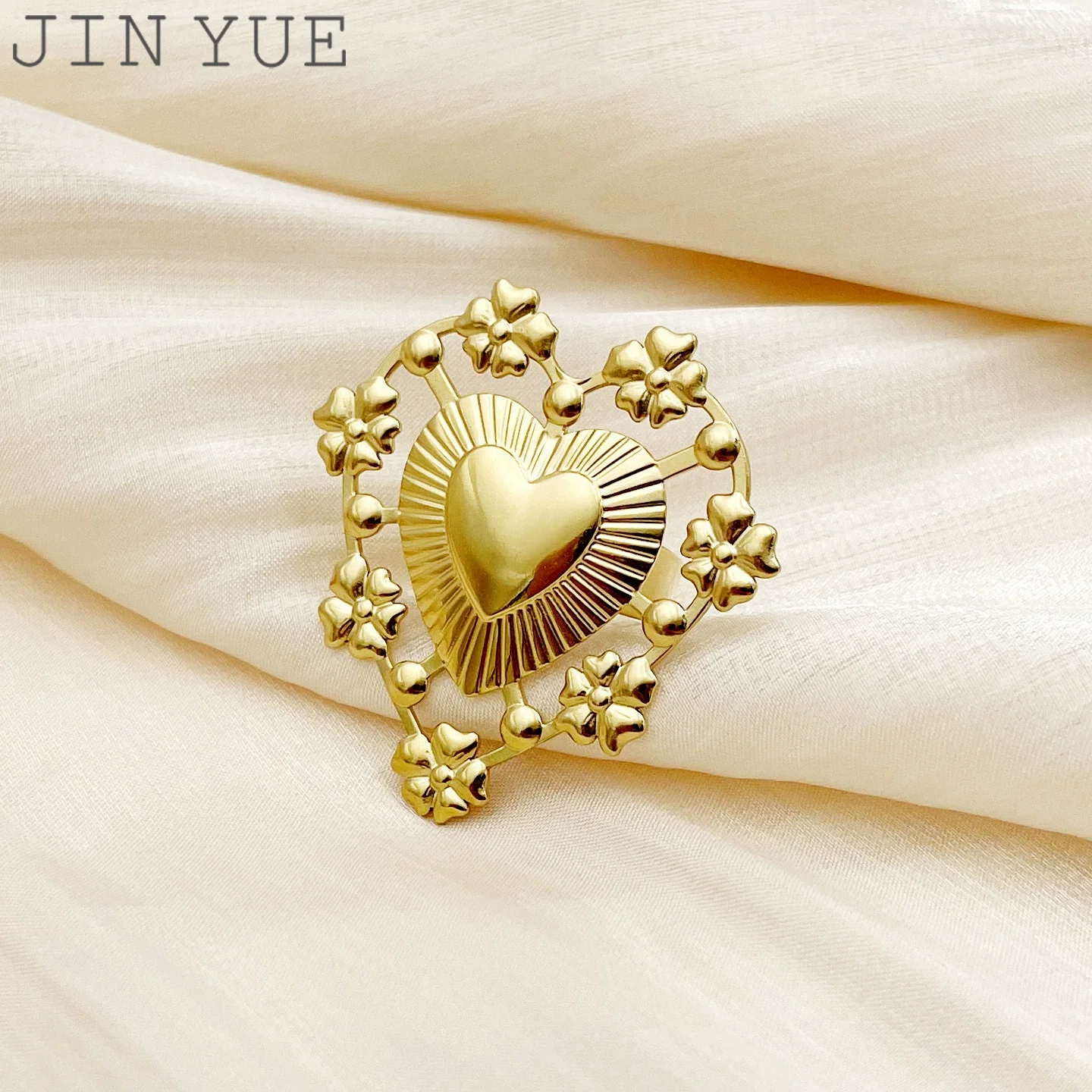 Retro Style Stainless Steel Love Flower Ring With Electroplating