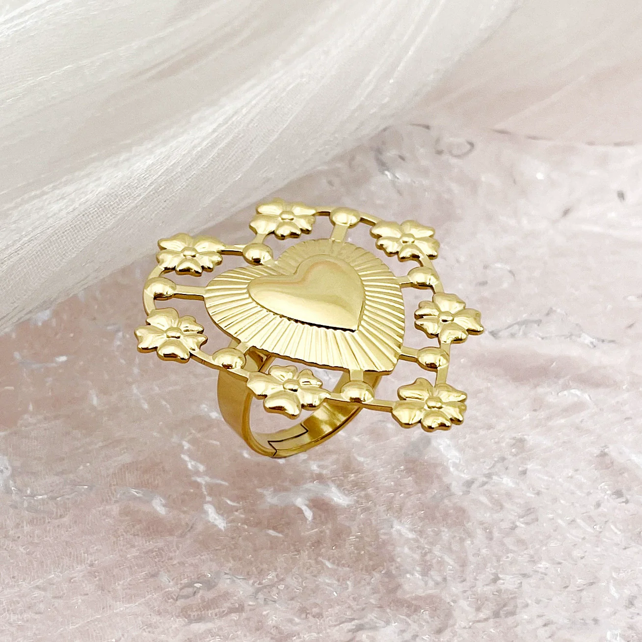 Retro Style Stainless Steel Love Flower Ring With Electroplating - Image 2