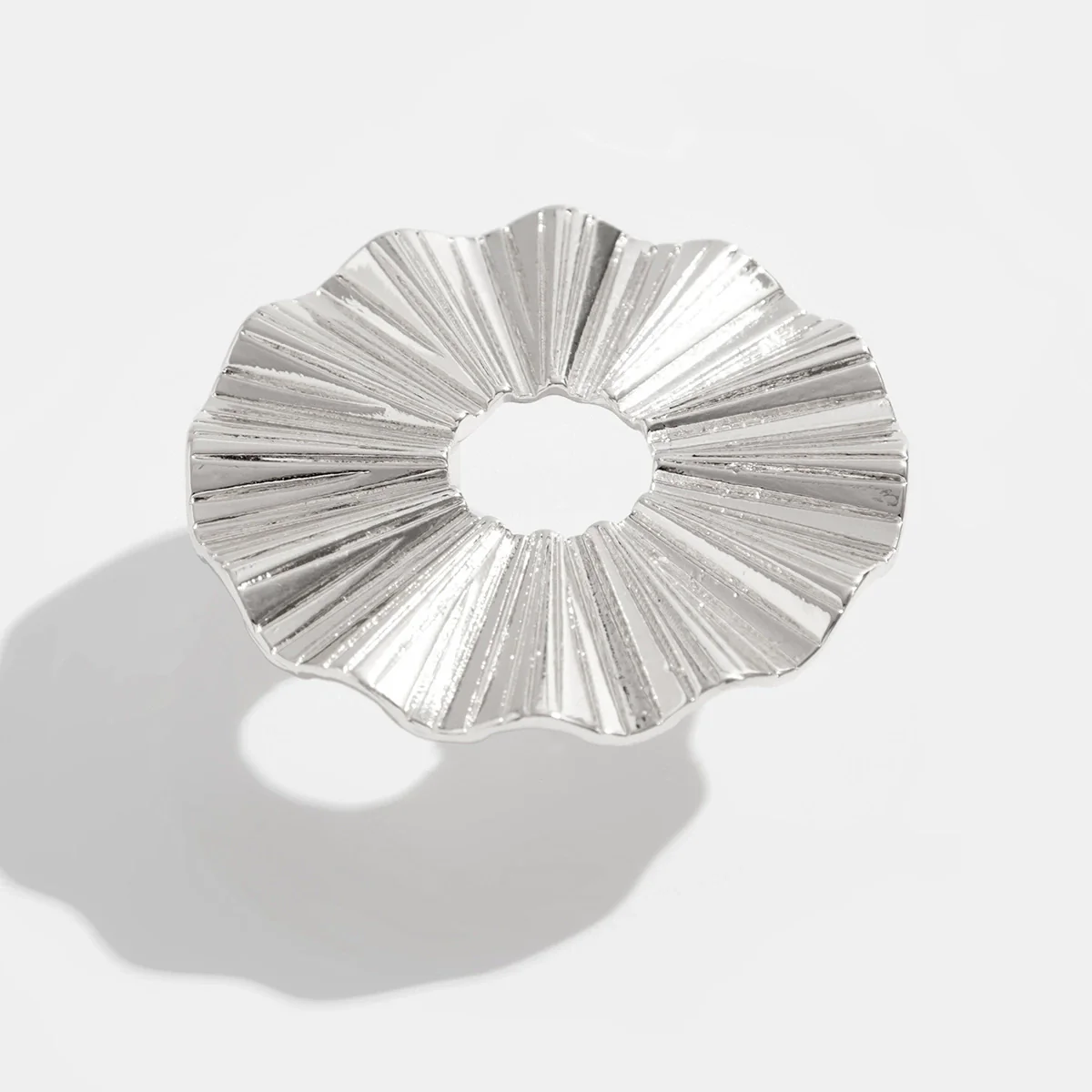 Ring Metal Imitation Pearl Ruffled Feather Flower Leaf Electroplated Style - Image 11