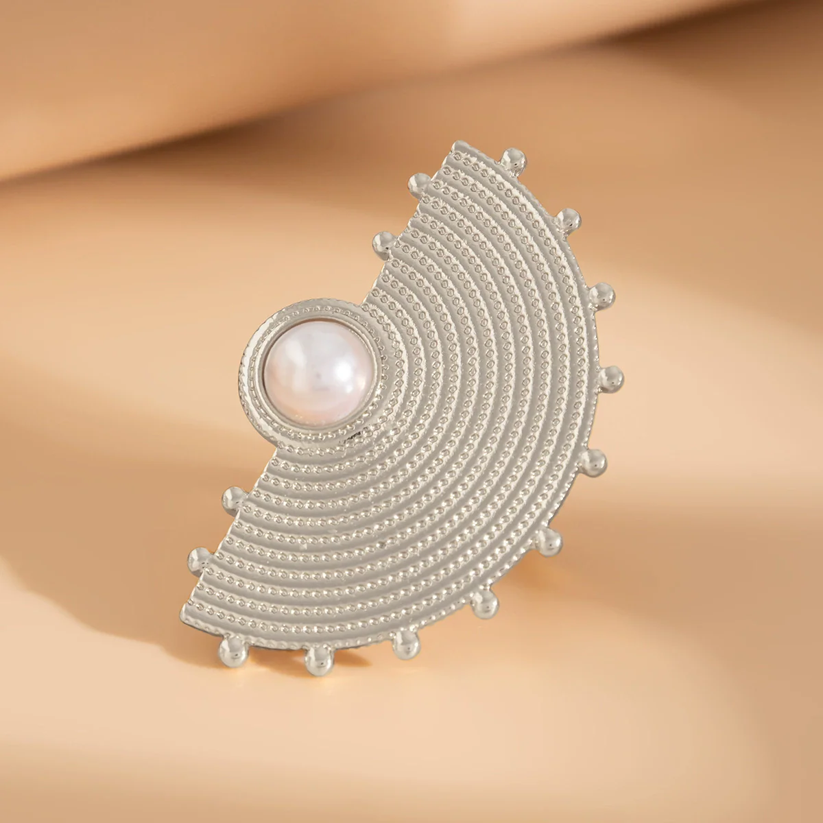 Ring Metal Imitation Pearl Ruffled Feather Flower Leaf Electroplated Style - Image 6