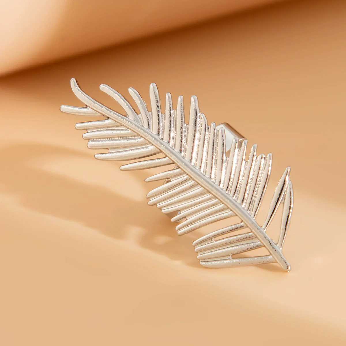 Ring Metal Imitation Pearl Ruffled Feather Flower Leaf Electroplated Style - Image 8