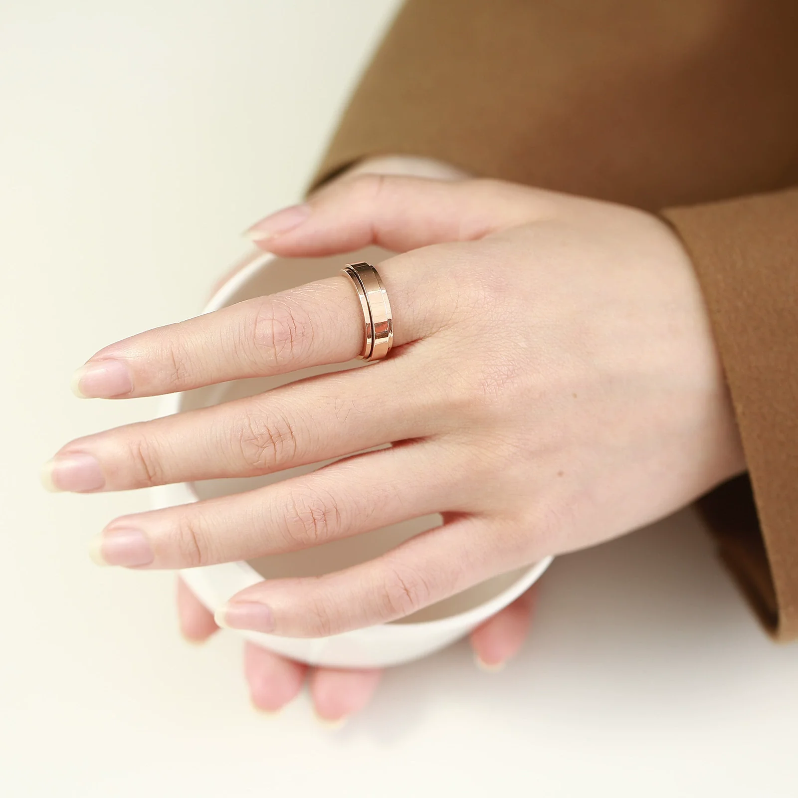 Rotatable Stainless Steel Unisex Ring With Geometric Style And Electroplating Treatment - Image 3