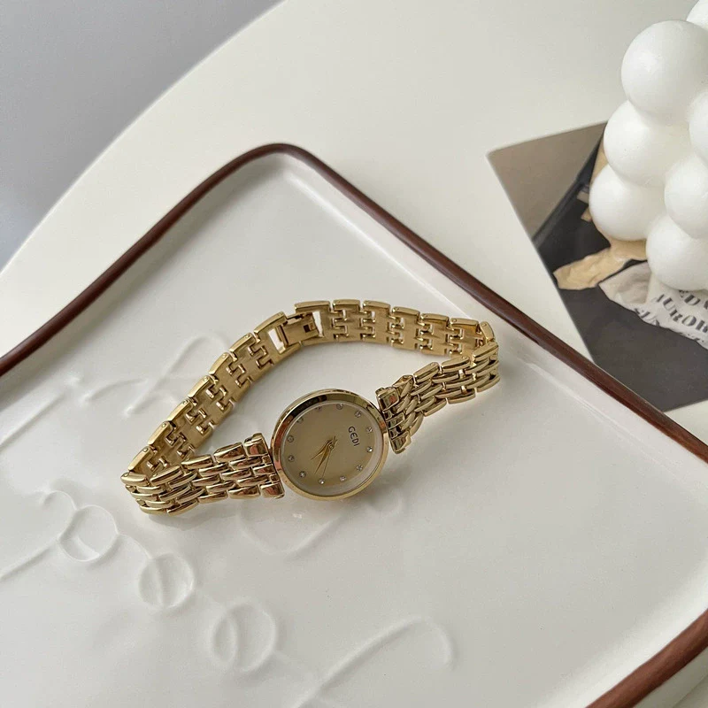Round Small Dial Diamond Alloy Belt Watch For Women Simple Elegant And French Retro Style