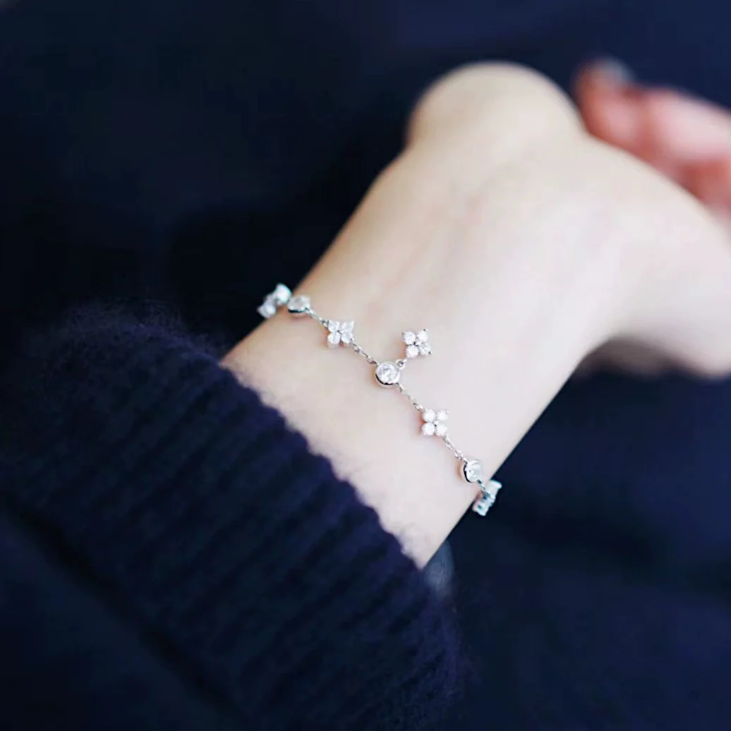 S925 Sterling Silver Fourleaf Clover Bracelet With Zircon 18K Gold Plated Flower Leaves Light Luxury Style - Image 3