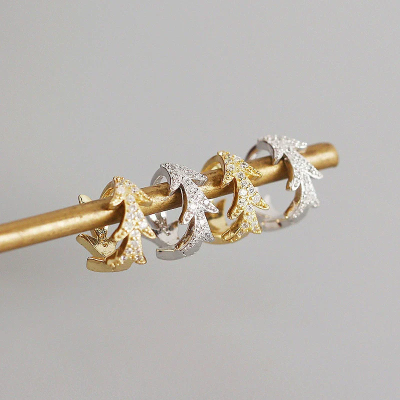 S925 Sterling Silver Leaf Design Electroplated Light Luxury Style Earrings - Image 2