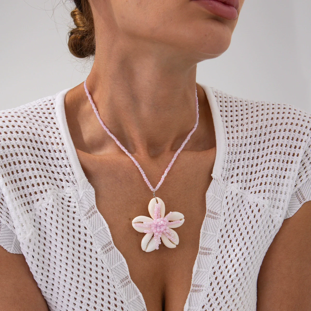 Shell Flower Pendant Necklace Handmade For Women - Image 2