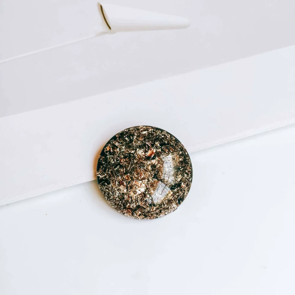 Shoe And Mobile Phone Case Accessories Acrylic Plastic Resin Round Irregular Gold Foil Glitter Dripping Oil Style - Image 11