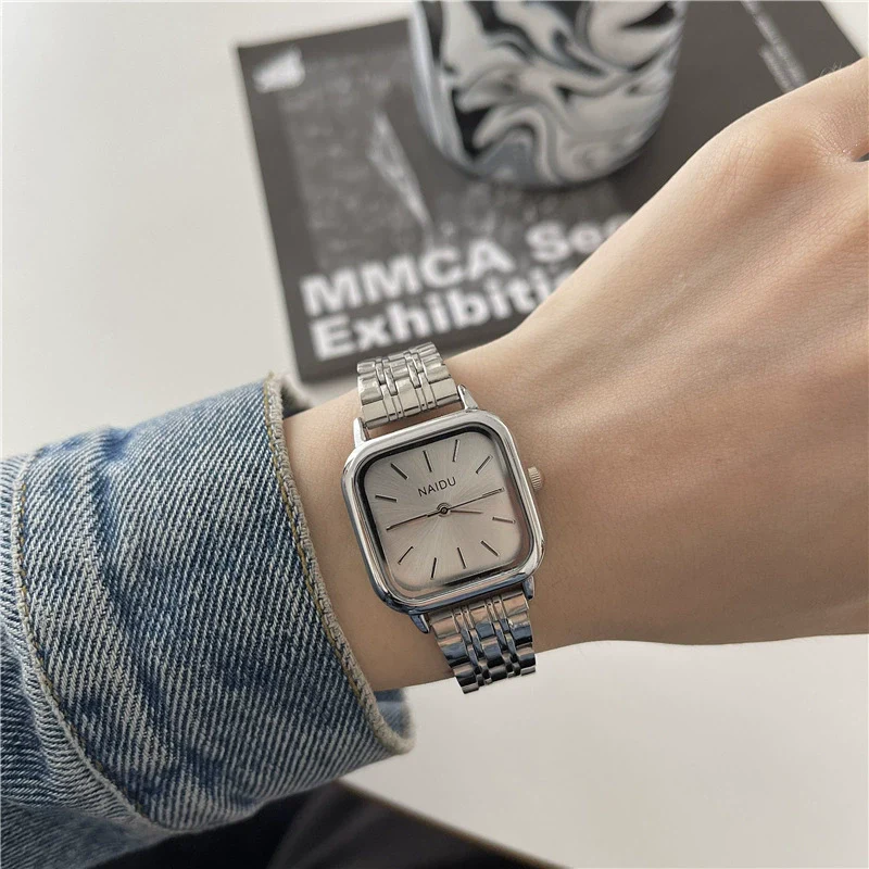 Silver Alloy Bracelet Style Women's Square Vintage Leisure Watch - Image 3