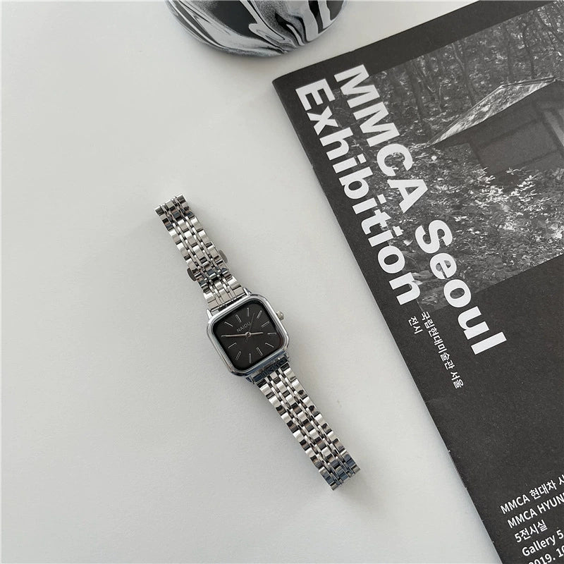 Silver Alloy Bracelet Style Women's Square Vintage Leisure Watch - Image 4