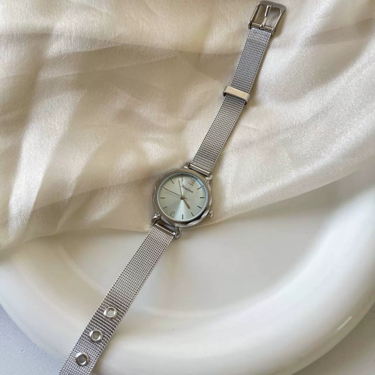 Silver Alloy Bracelet Watch For Women Fashion Elegant Style - Image 9