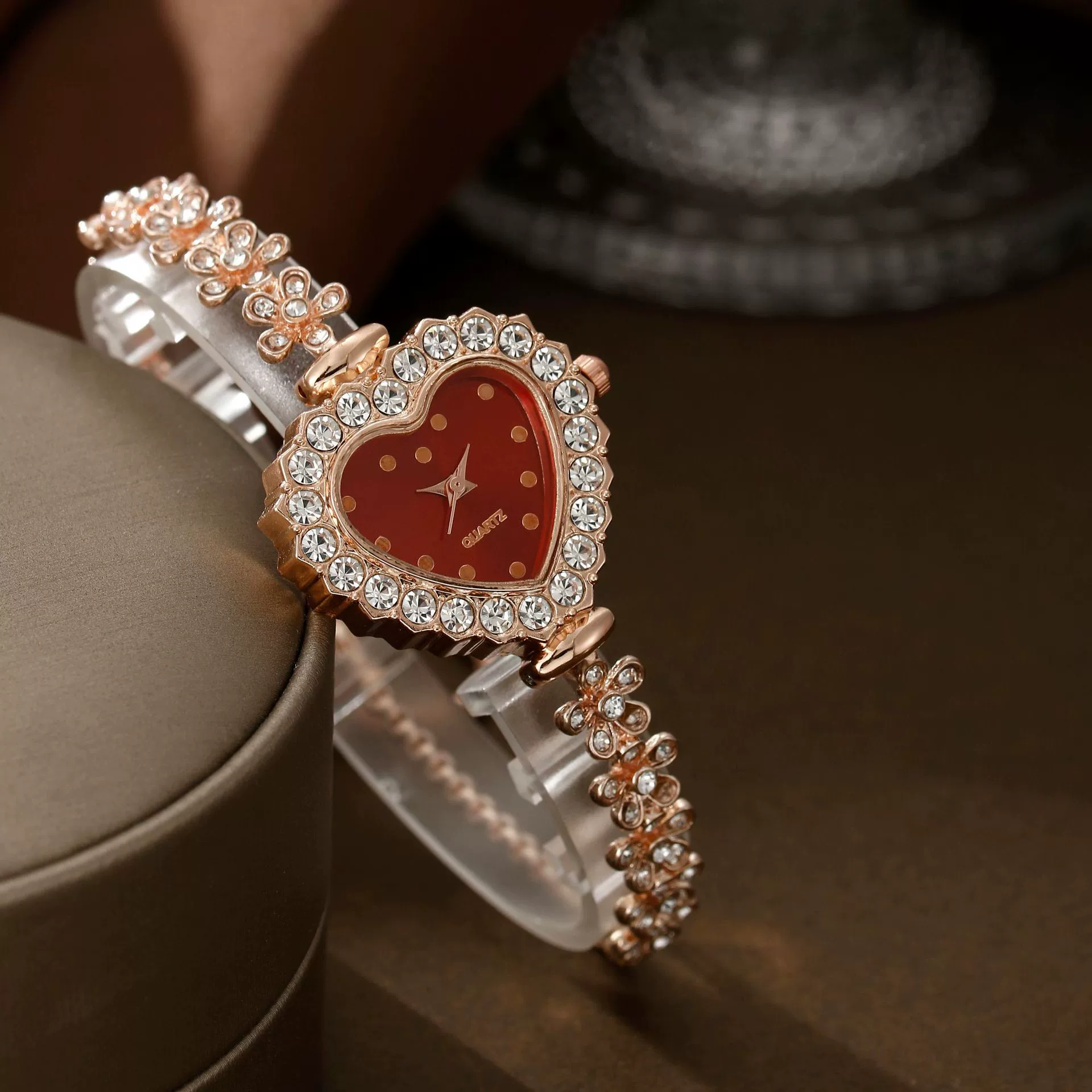 Simple Allmatch Love Dial Quartz Watch Alloy Strap Stainless Steel Buckle For Female - Image 4