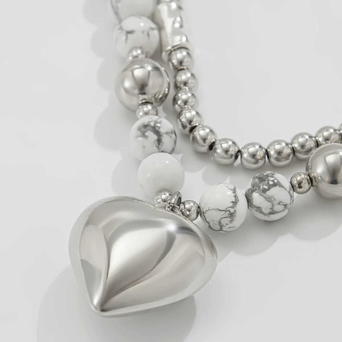 Simple Alloy Heart Pendant Necklace With Electroplating Treatment - Image 3