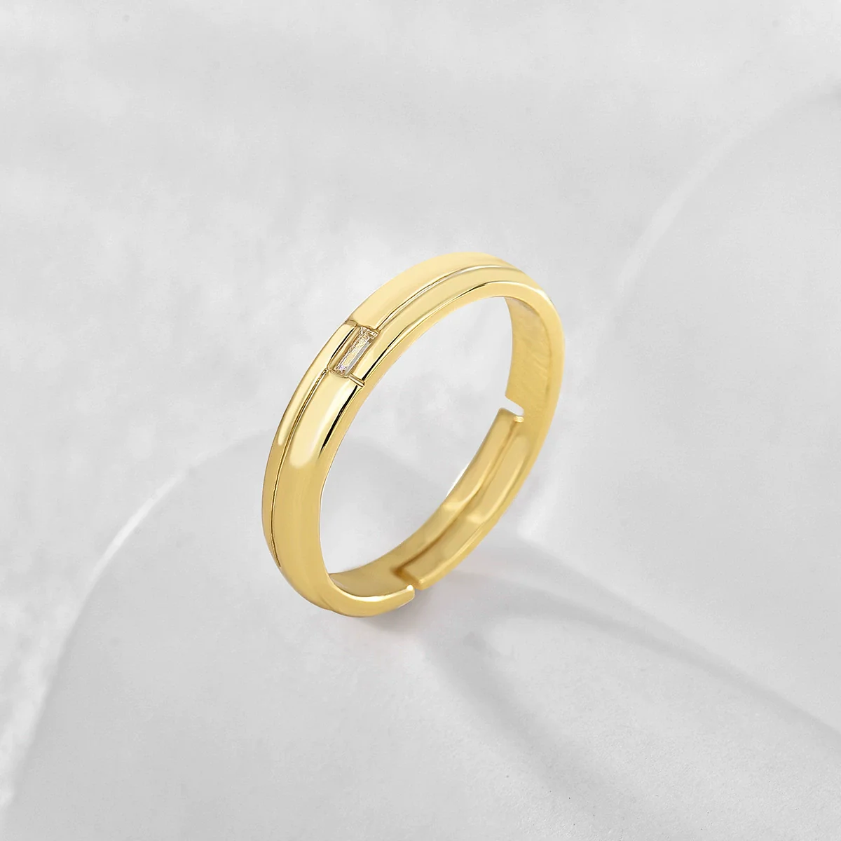 Simple Goldplated Women's Diamond Ring Copper Geometric Style - Image 4