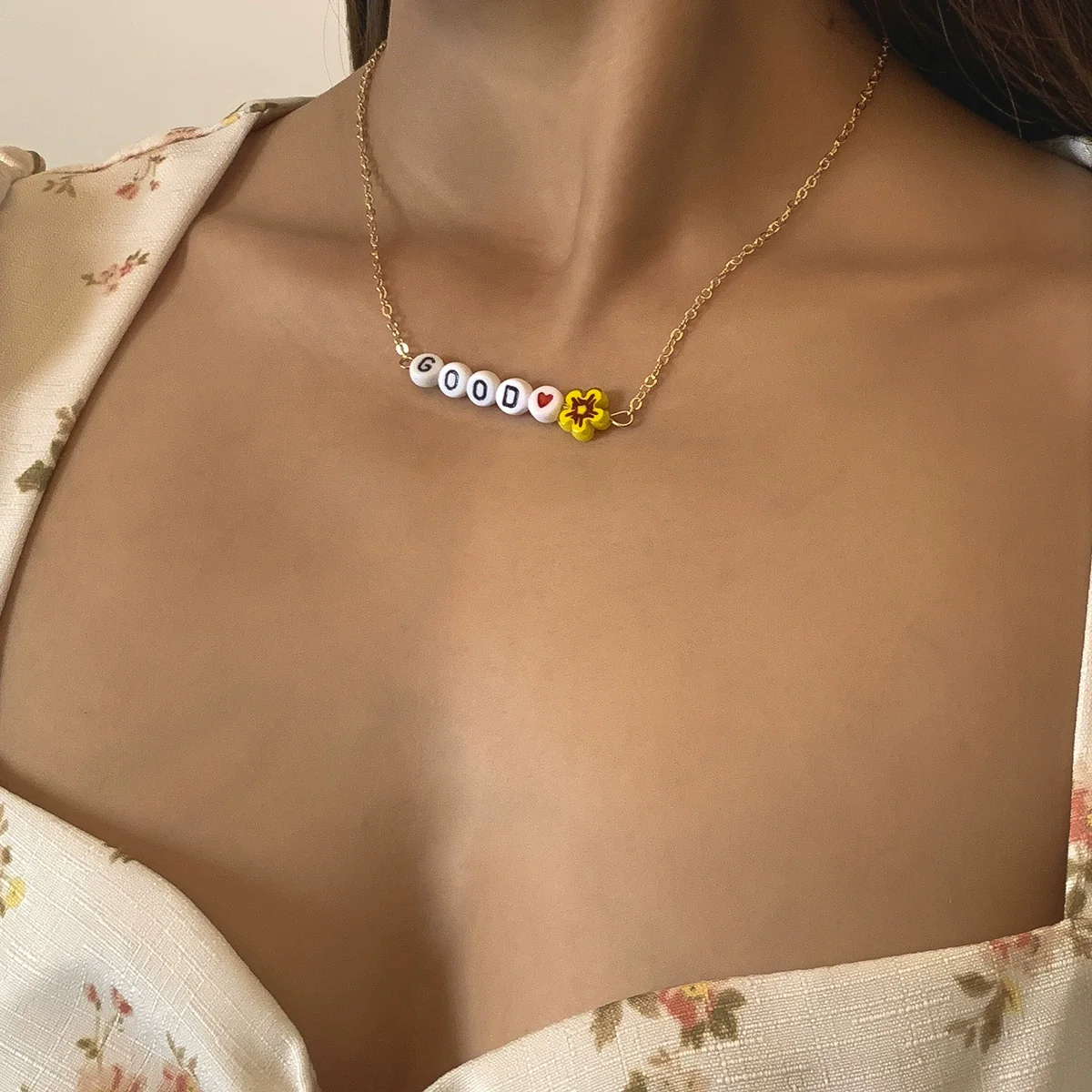 Simple Metal Chain Letter Glass Small Flower Collarbone Necklace Material Fine Copperclad Iron Acrylic Glass Flower Process Electroplating - Image 5
