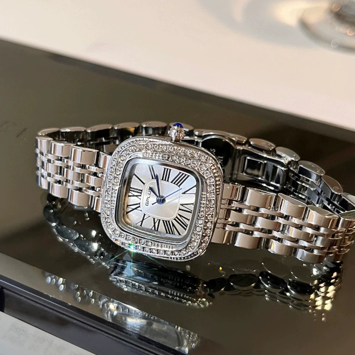Square Alloy Band Diamondencrusted Women's Light Luxury Niche Exquisite Fashion Watch
