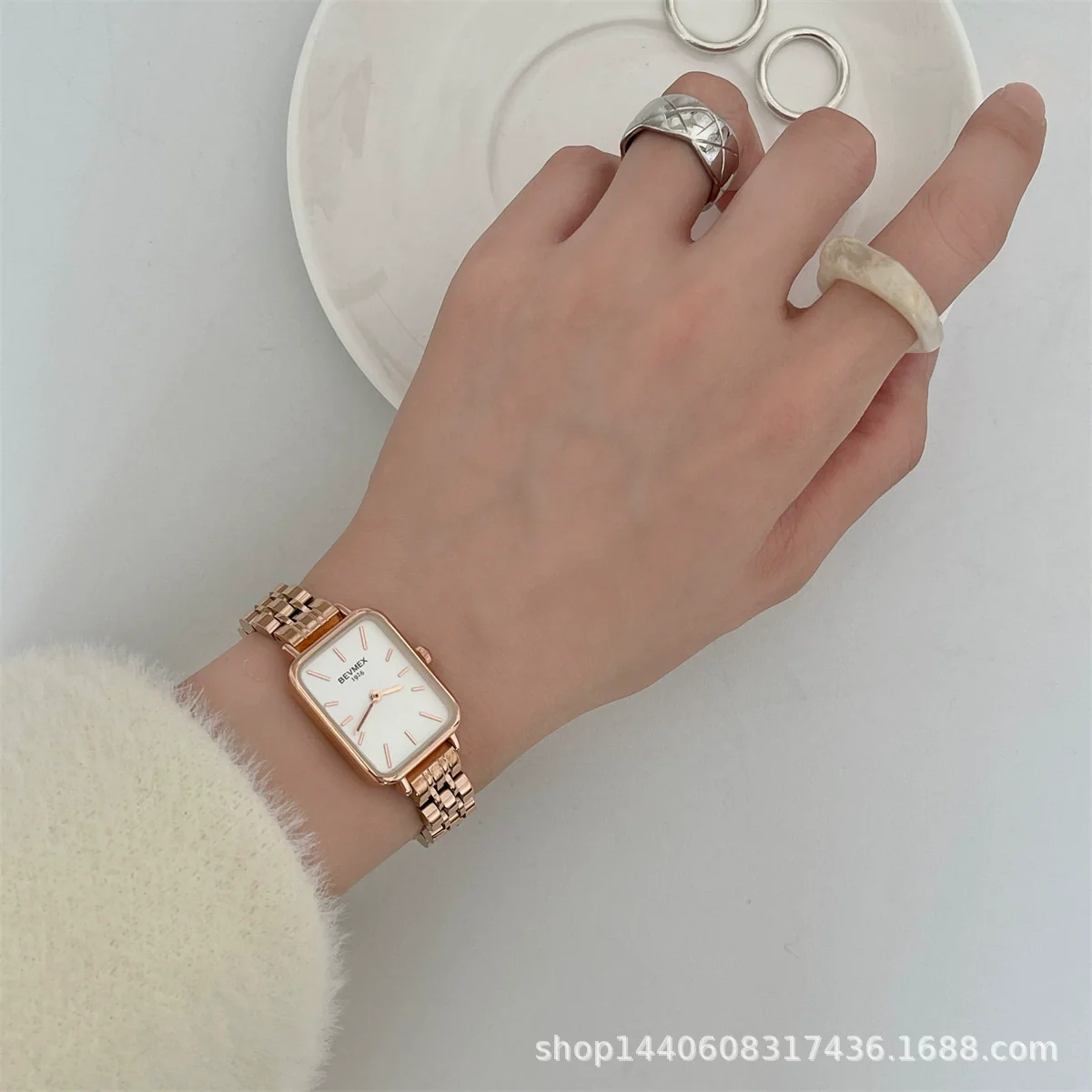Square Alloy Steel Belt Quartz Women's Light Luxury Simple Fashion Watch - Image 4