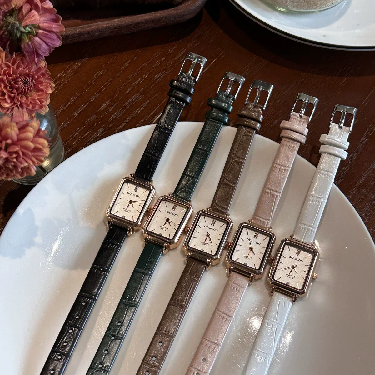 Square Alloy Women's Watch Elegant Casual Style For High School Students