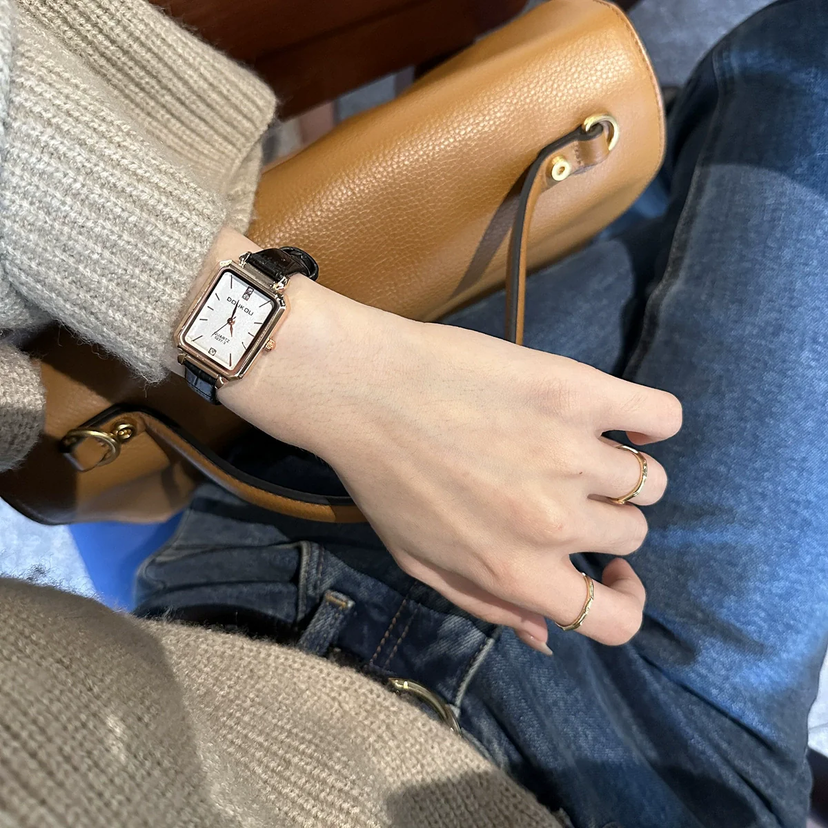 Square Alloy Women's Watch Elegant Casual Style For High School Students - Image 4