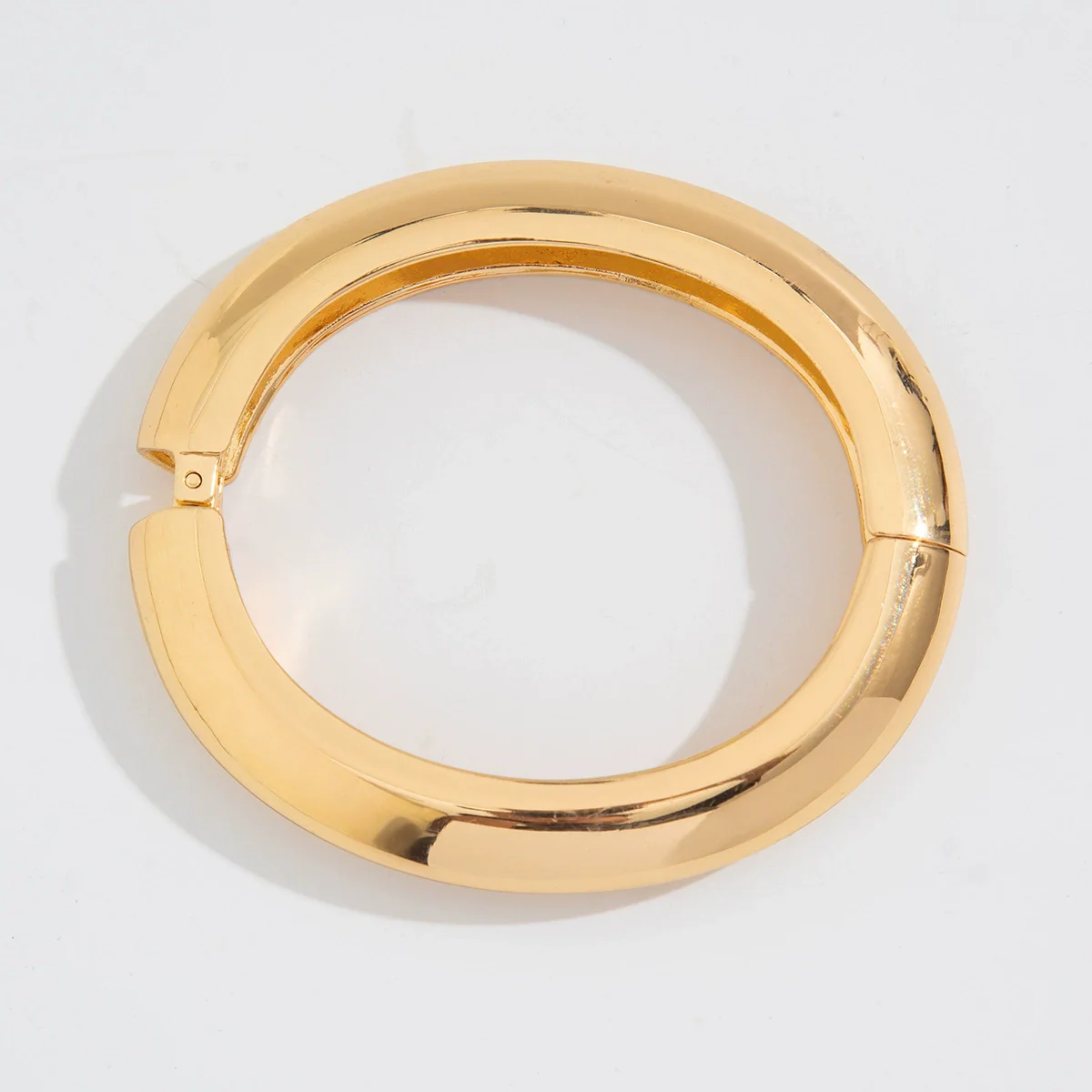 Stacked Irregular Alloy Bracelet With Electroplating Treatment - Image 8