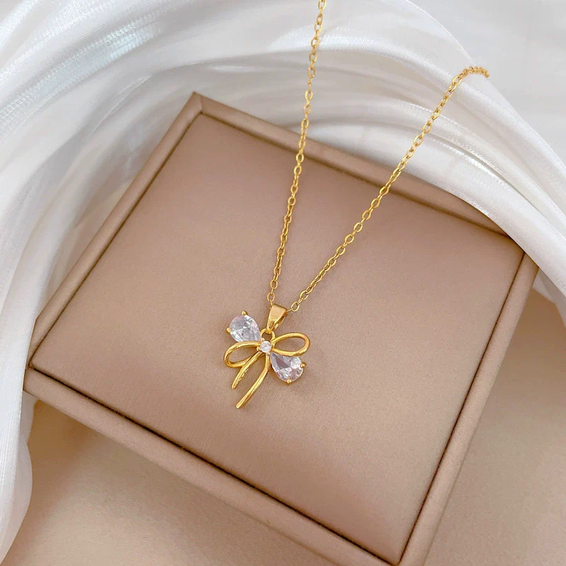 Stainless Steel And Copper Hollow Bow Geometric Light Luxury Style Full Diamond Necklace For Women - Image 4