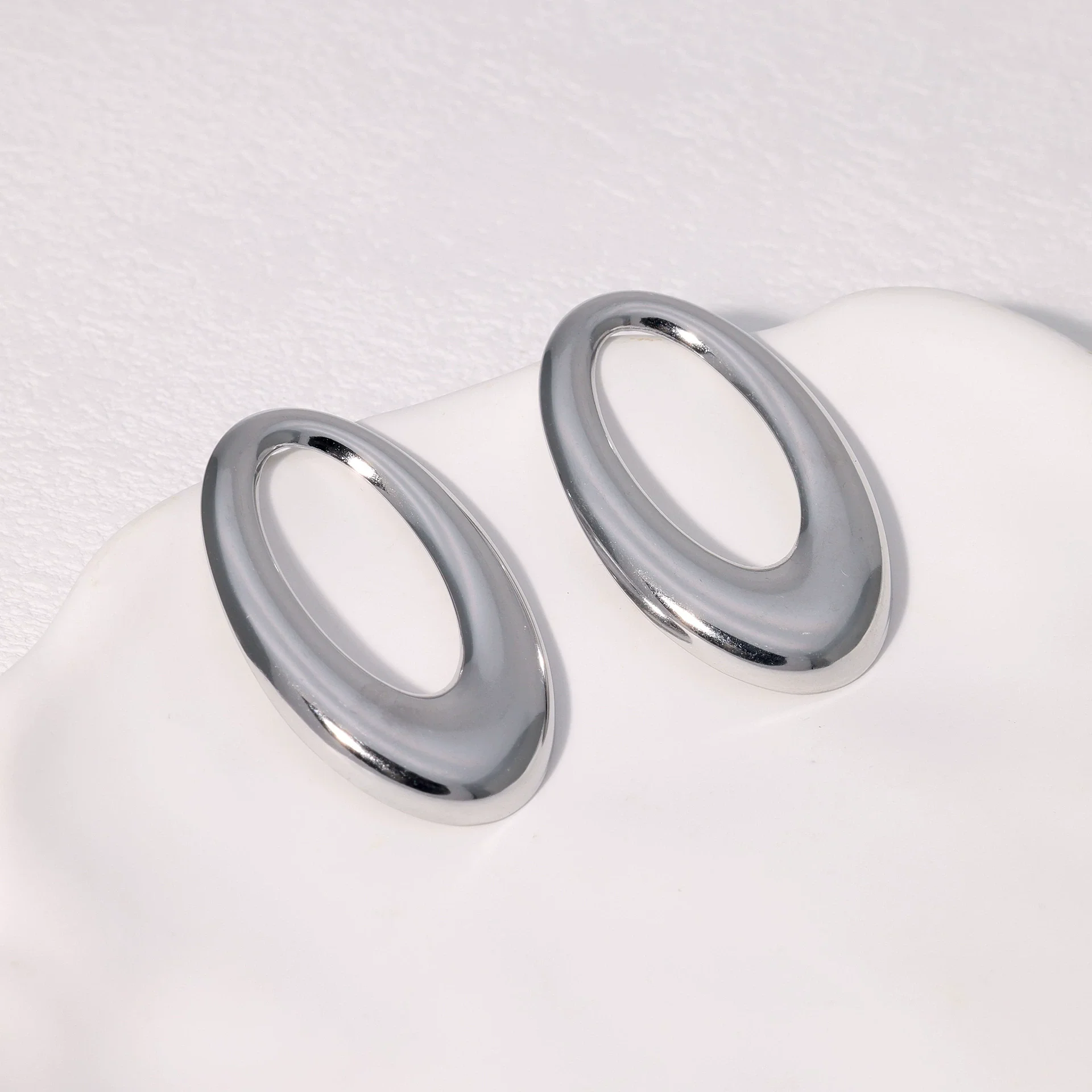 Stainless Steel And Titanium Steel Geometric Earrings With Electroplating Minimalist Style For Women - Image 3