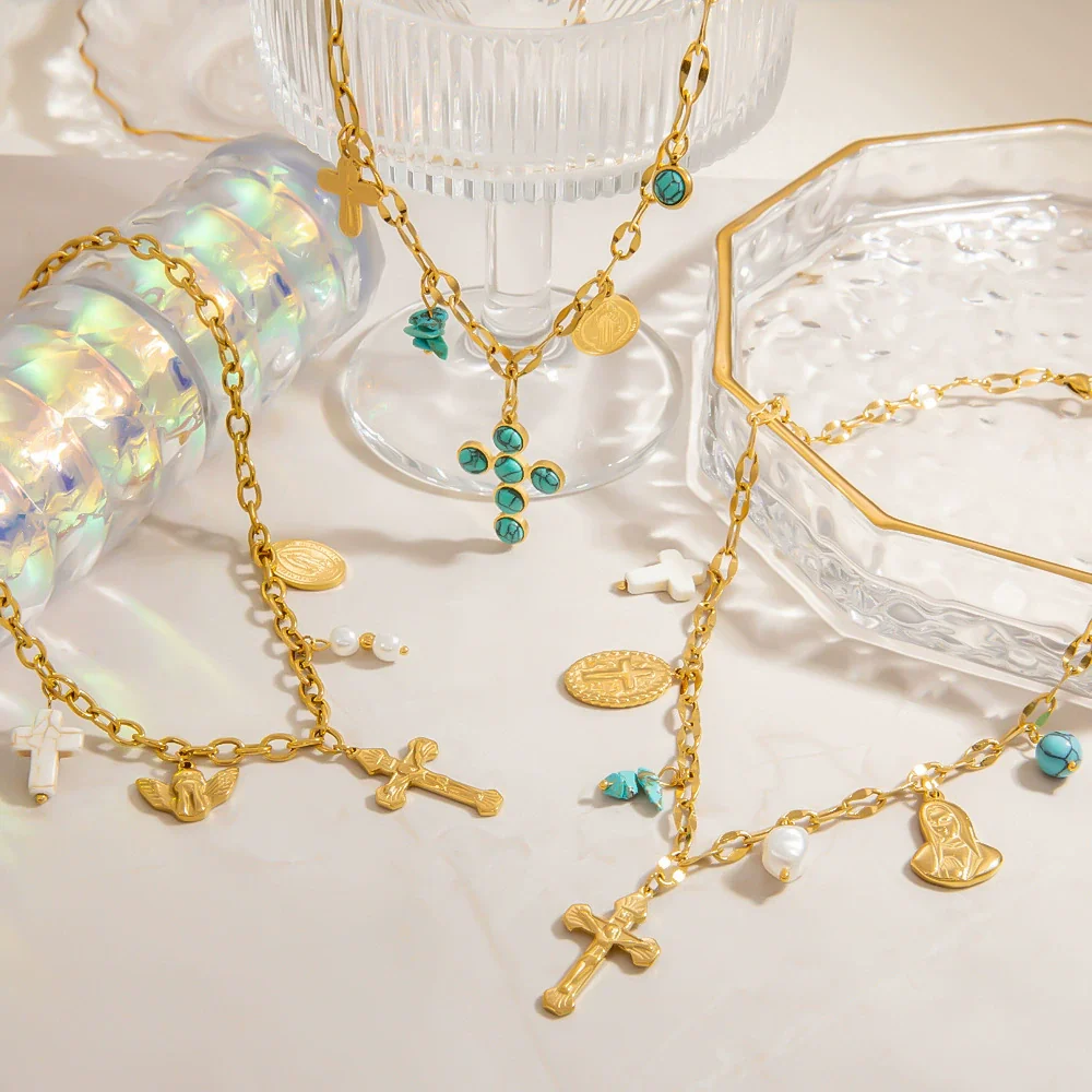 Stainless Steel And Titanium Steel Light Luxury O Chain Necklace With 18K Gold Cross And Pearl Electroplated