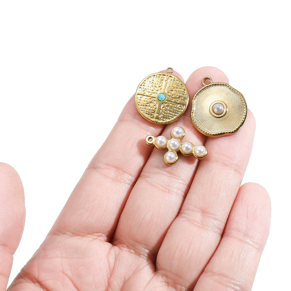 Stainless Steel Cross Disc Inlaid Pearl Pendant Jewelry Accessories With Electroplating - Image 3
