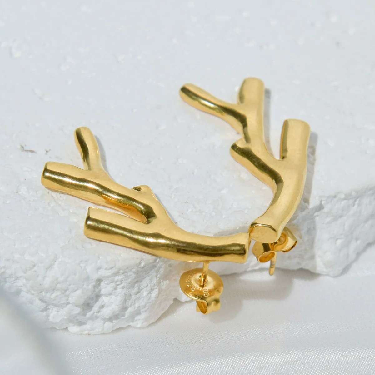 Stainless Steel Electroplated 18K Gold Fashion Personality Reindeer Antler Stud Earrings For Women - Image 2