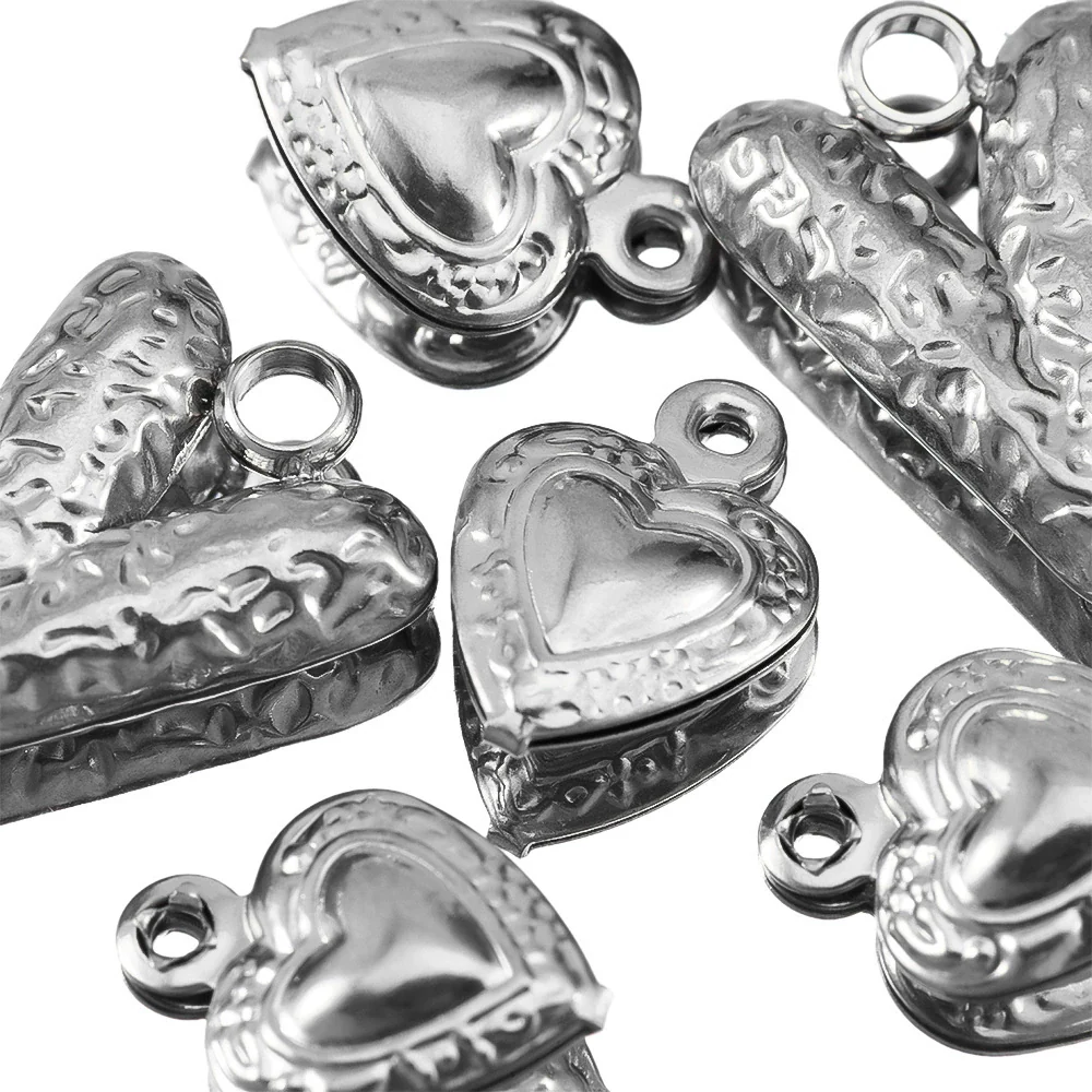 Stainless Steel Heart Pendant Jewelry Accessories With Electroplating And Retro Niche Simple Design - Image 5