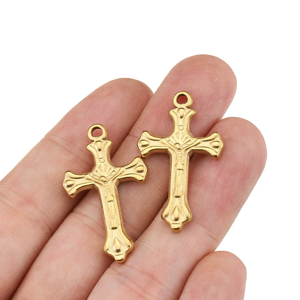Stainless Steel Heart Shaped Vintage Jewelry Accessories Pendant With Electroplating - Image 3