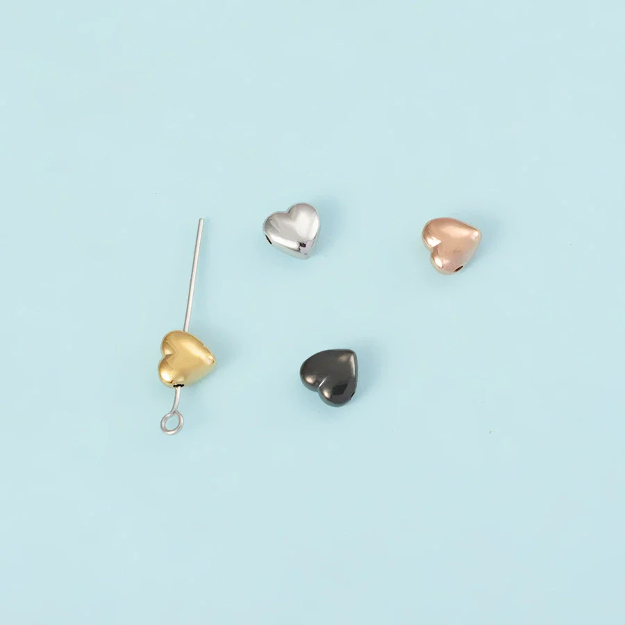 Stainless Steel Heartshaped Pendant Necklace Jewelry Accessories With Electroplating And Lovely Style