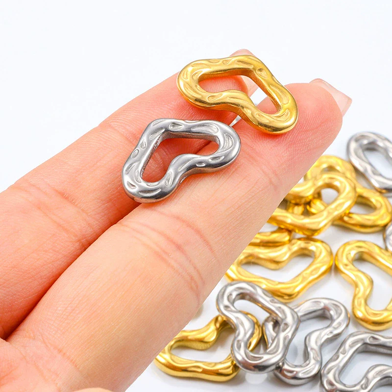 Stainless Steel Hollow Heart Pendant Jewelry Accessories With Vacuum Electroplating - Image 5