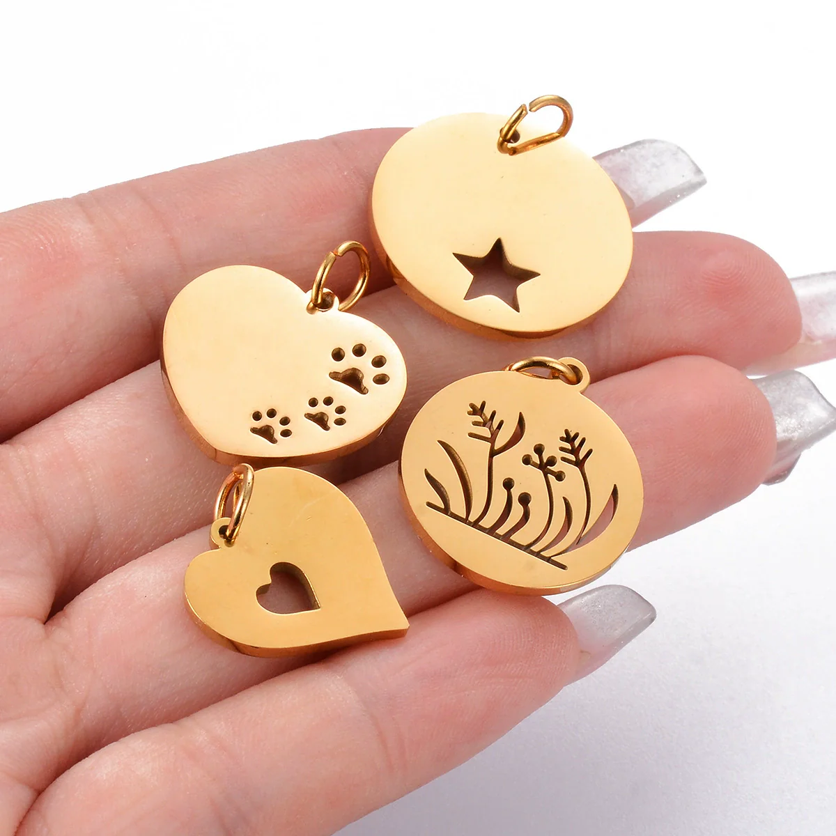 Stainless Steel Hollow Love Circle Pendant Jewelry Accessories With Polishing And Electroplating - Image 2