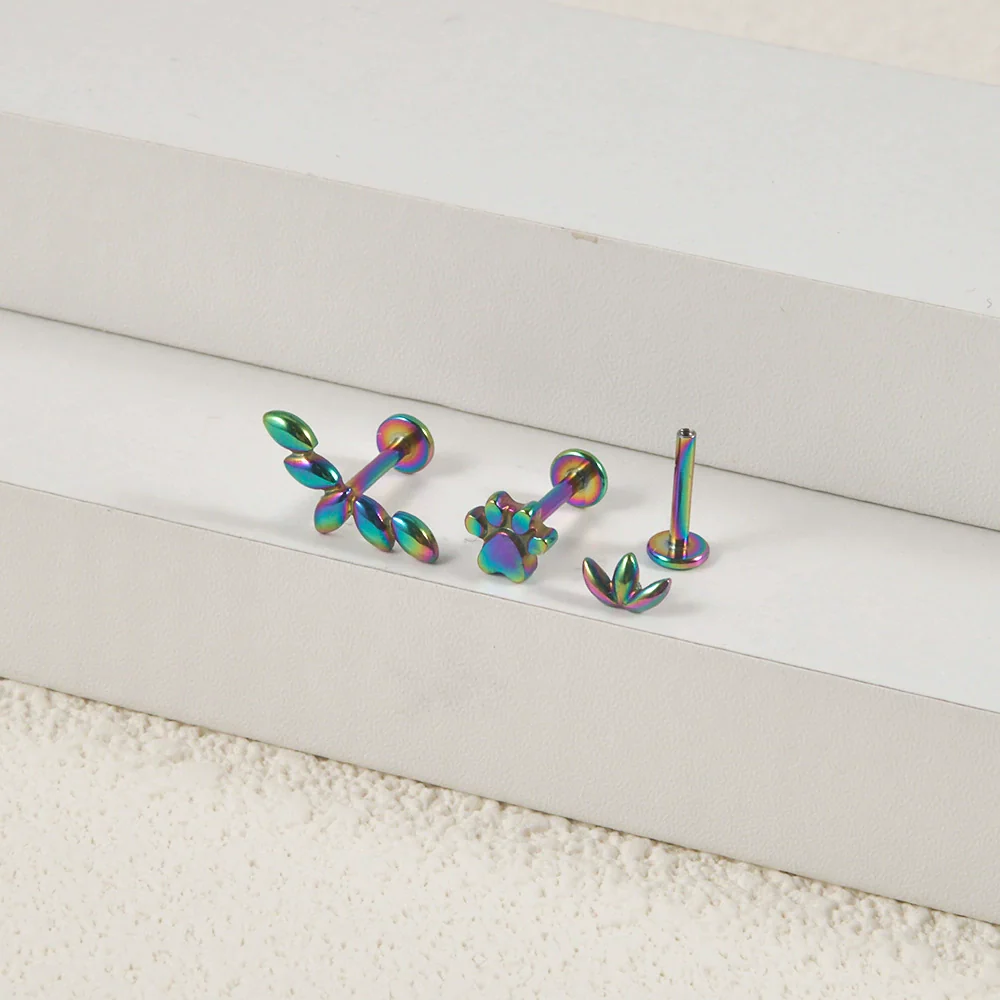 Stainless Steel Horse Eye And Lip Ring With Colorful Gold Electroplating And Leaf Pattern - Image 3