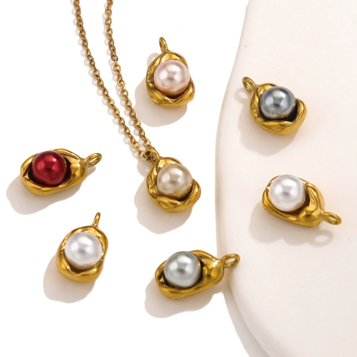 Stainless Steel Imitation Pearl Pea Shaped Pendant Jewelry Accessories With Electroplating - Image 4