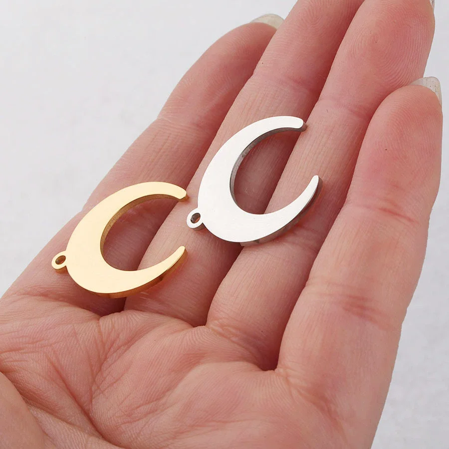 Stainless Steel Moon Crescent Horn Pendant Jewelry Accessories With Mirror Finish Polishing - Image 4