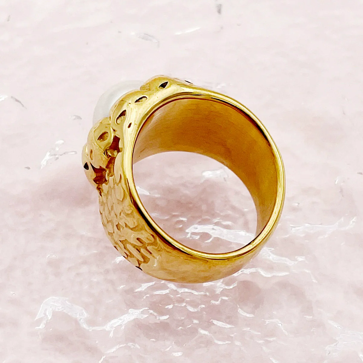 Stainless Steel Pearl Embossed Sunflower Wide Ring For Women Electroplated French Retro Style - Image 2