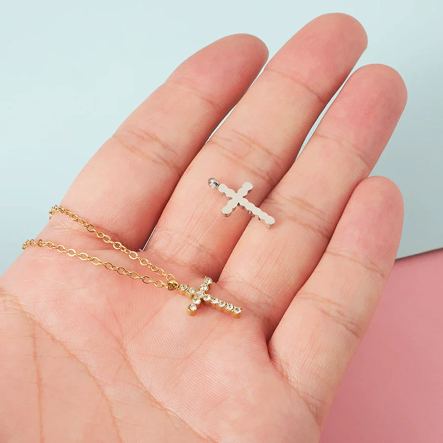 Stainless Steel Ushaped Diamond Cross Pendant Necklace Electroplated Unisex O Word Chain - Image 4