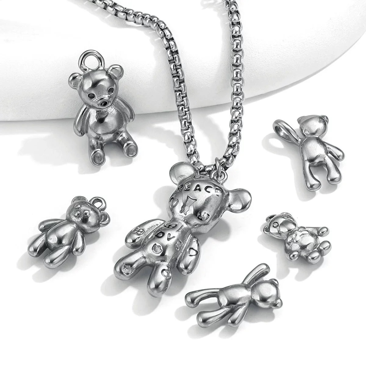 Stainless Steel Vintage Personality Violent Bear Pendant Necklace With Compass Pattern And Electroplating Treatment