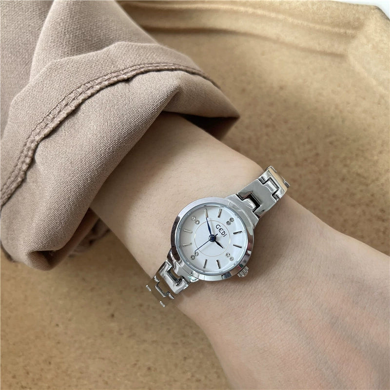 Steel Belt Bracelet Quartz Watch For Women With Alloy Case And Ordinary Glass Mirror Simple Small Dial And Rhinestone Scale Casual Style - Image 2