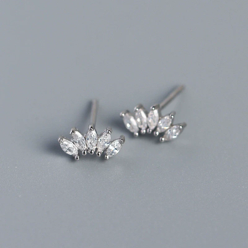 Sterling Silver Women's Earrings Light Luxury Crown Diamond Design - Image 4